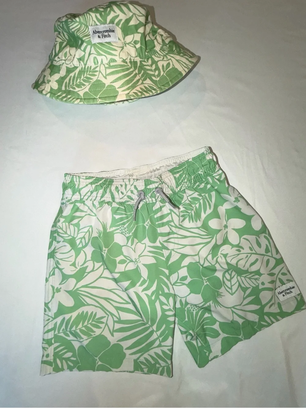 Abercrombie & Fitch Tropical Print Boys Swim Shorts & Bucket Hat C2,3 edp